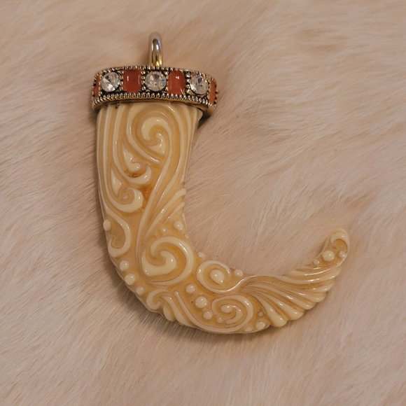 VIntage Carved Scroll Orange Enamel Rhinestone Pendant 8663 - Picture 6 of 7